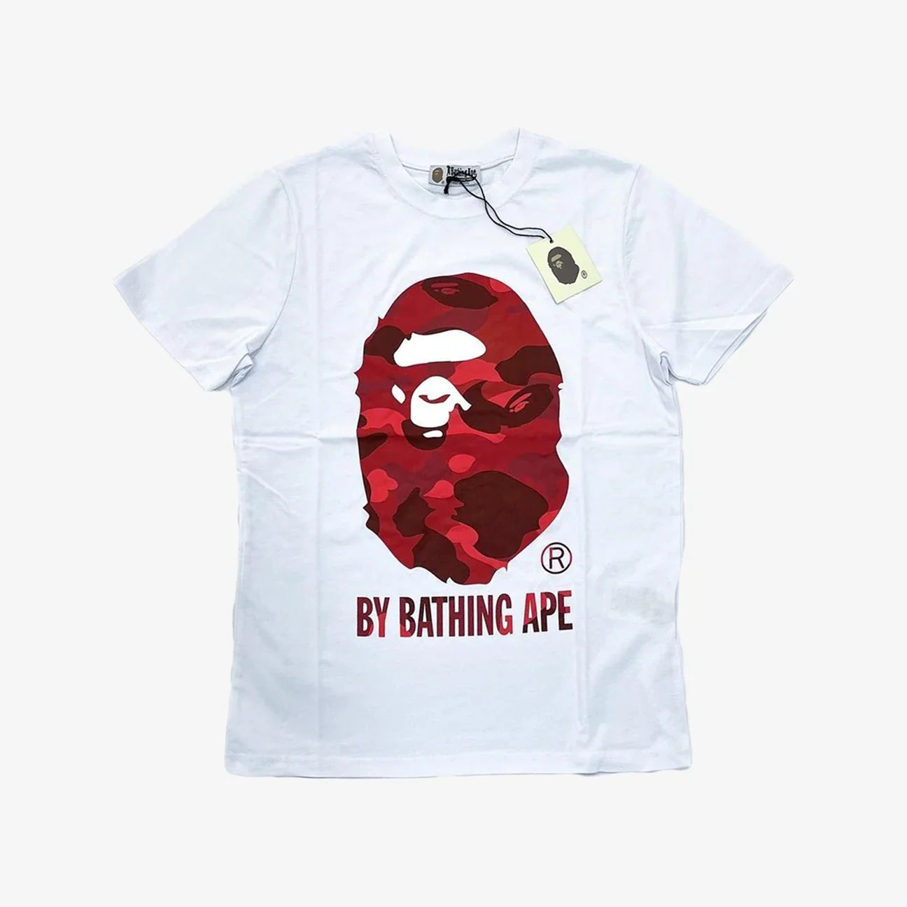 تي شيرت BAPE White &amp; Red من Bathing Ape